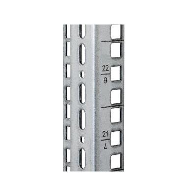 Triton vertikální lišta 15U čtvercový otvor 9,5x9,5mm